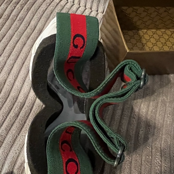 GUCCI
Ski Goggles White - Picture 7 of 8